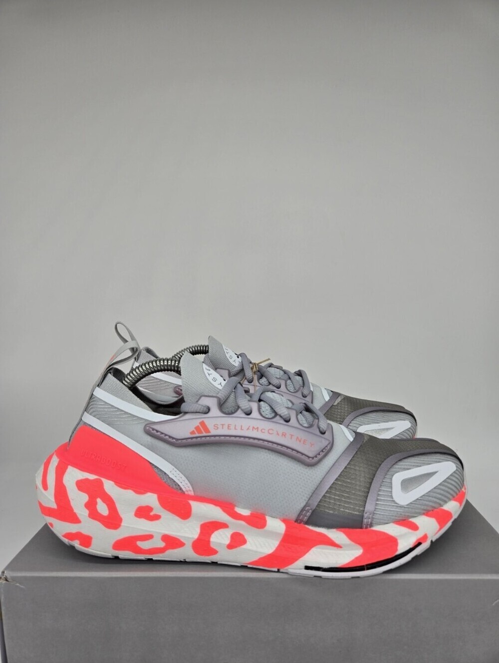 adidas Women's Ultra Boost 23 by Stella Mccartney Clear Onix White Shoes Size 9 - Picture 3 of 8